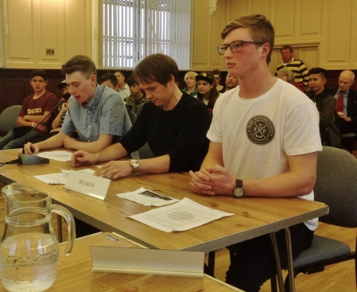 L to R: Olly Ross, Corin Rea & Harry King, present their case to Thame Town Council