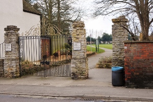 elms_park_gates