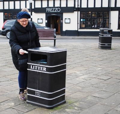 Thame District Councillor, Jeannette Matelot Green sets a good example posting her litter