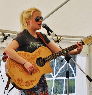 Georgie Bird, playing at MITP back in 2014. She's back for Music In the Park 2016
